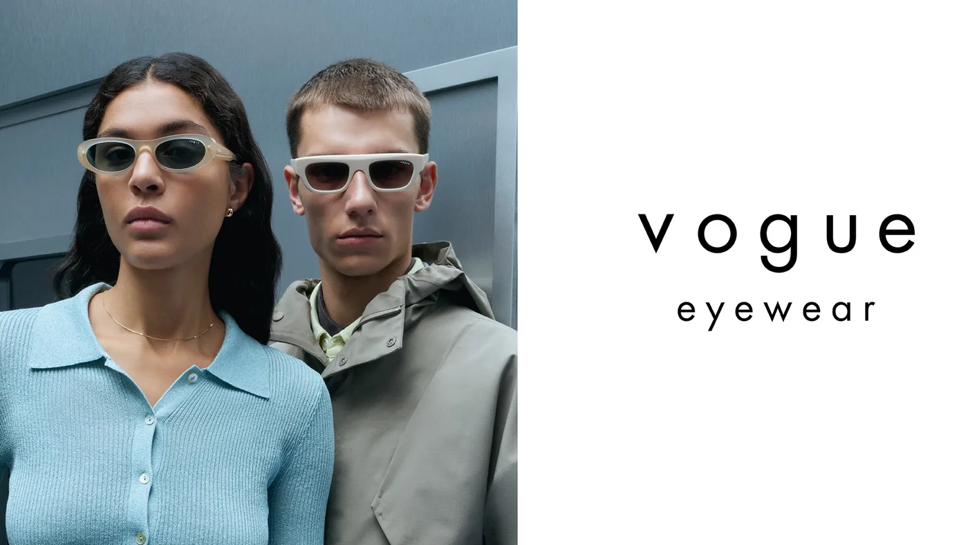 Καμπάνια Vogue Eyewear με δύο μοντέλα και λευκά γυαλιά ηλίου